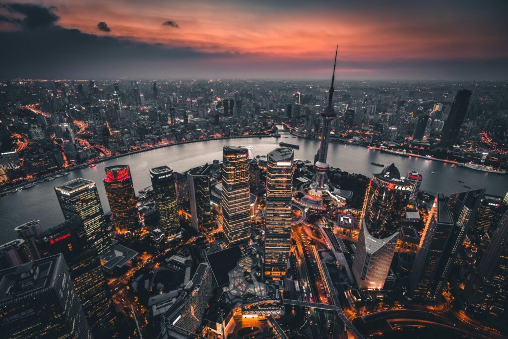Ο ουρανοξύστης Shanghai Tower τη νύχτα από ψηλά, Σαγκάη