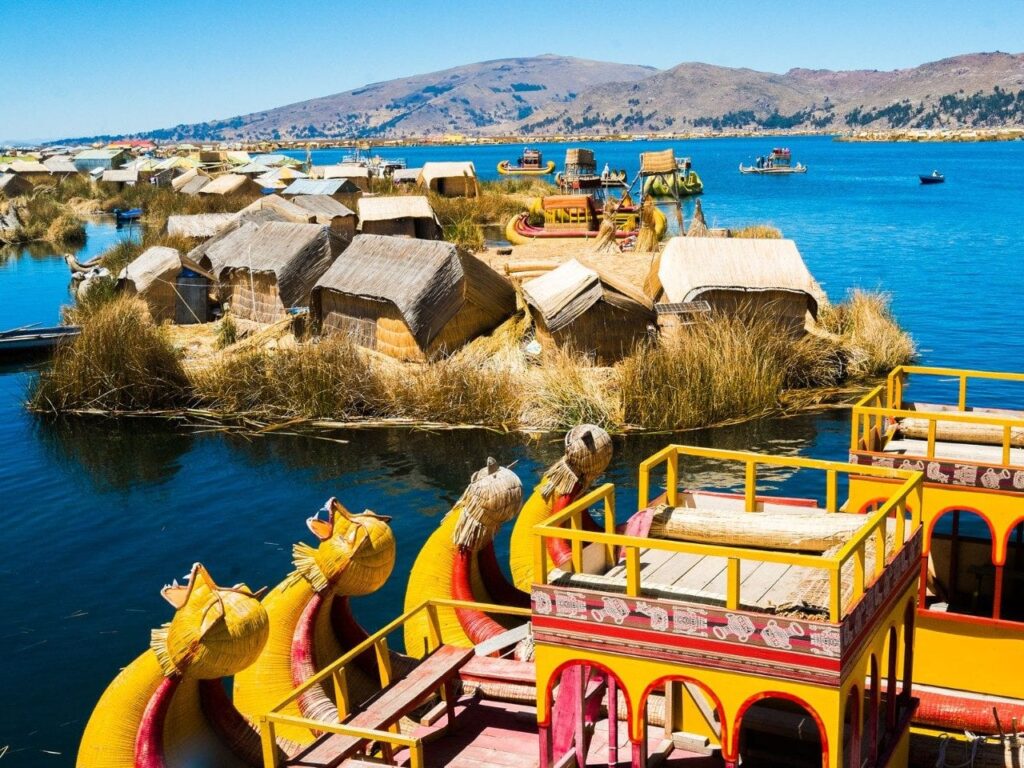 Τα πλωτά νησιά Ούρος, Λίμνη Τιτικάκα